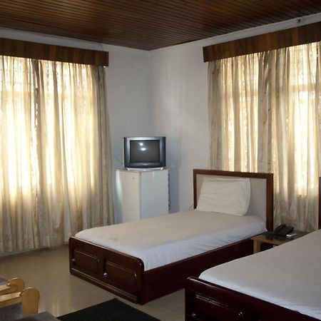 East Legon Guest Lodge Madina Zewnętrze zdjęcie