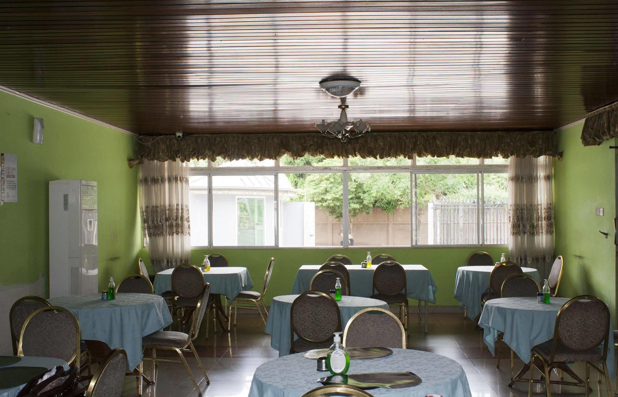 East Legon Guest Lodge Madina Zewnętrze zdjęcie